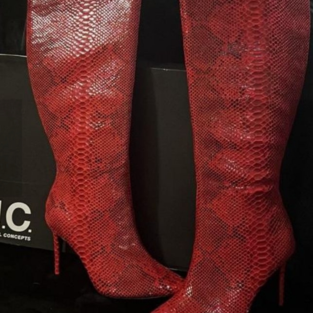 NWT Christmas Red Snakeskin Knee High Leather Boots - Picture 15 of 16